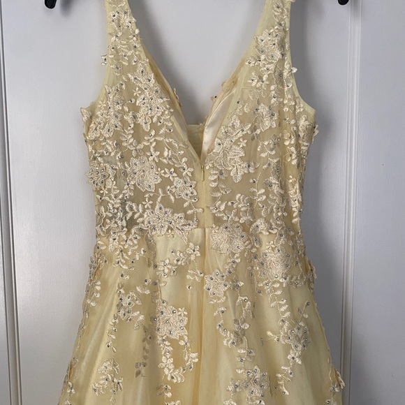 Yellow ballgown style prom dress - Picture 5 of 8